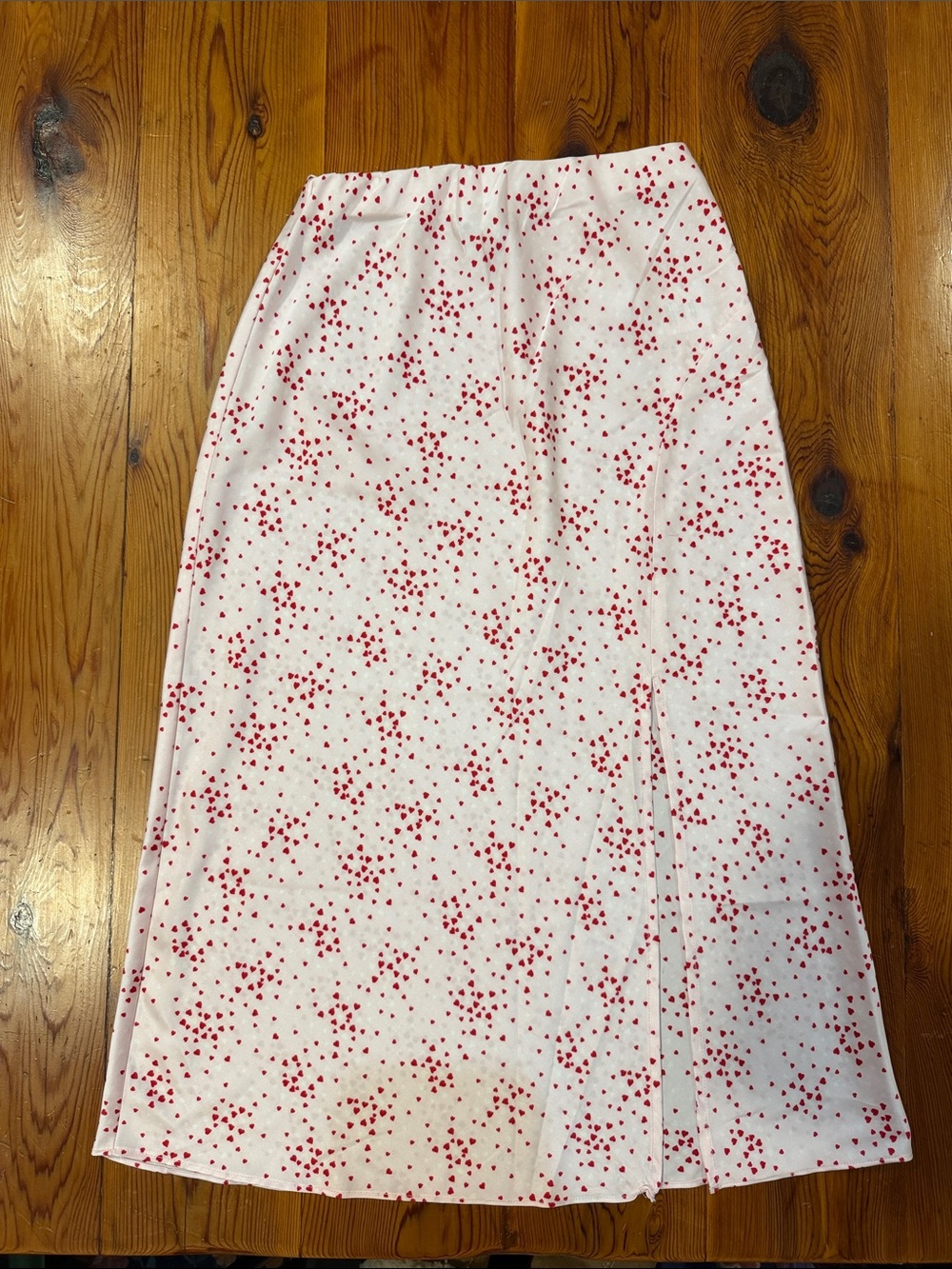 Francesca's Collections White Midi Skirt with Red Heart Dots